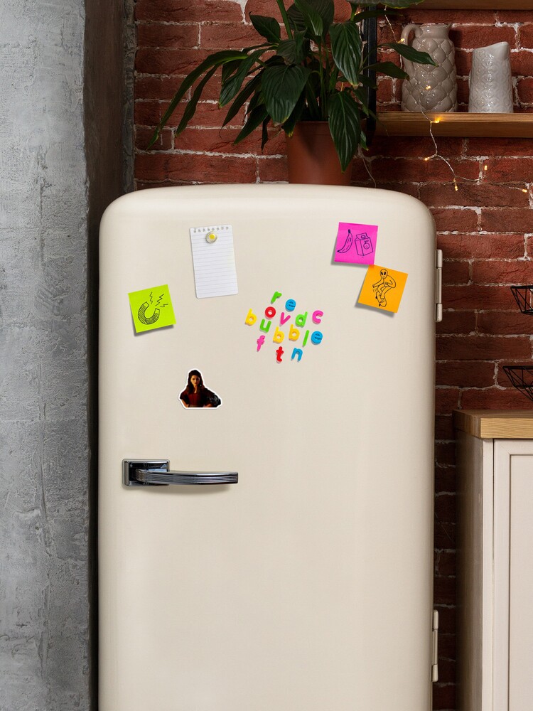 Alternate view of The Queen Magnet