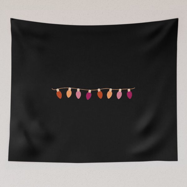 Aperçu de l'œuvre Drapeau lesbien avec lumières de Noël. Fierté lesbienne créée et vendue par Subtle Pride Shop.