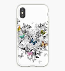 einfarbige Schmetterlinge mit bunten Schmetterlingen iPhone-Hülle & Cover