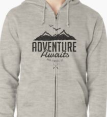 ADVENTURE AWAITS Hoodie mit Reißverschluss