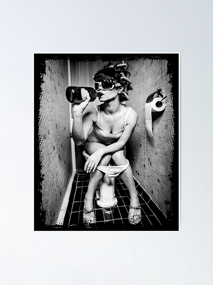 Poster Affiche Girl drinking on toilet WC noir et blanc wall art - A4  (21x29,7cm) - Cdiscount Maison