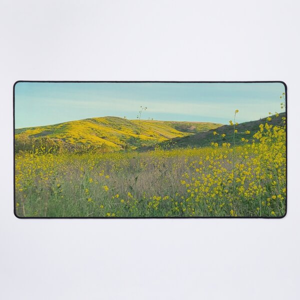 Aperçu de l'œuvre Champ serein de belles fleurs jaunes créée et vendue par ColorfulPrints.