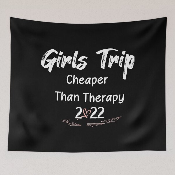 Aperçu de l'œuvre Funny Girls Trip moins cher qu'une soirée de thérapie de vin pour les femmes_un cadeau pour les petits amis qui aiment les voyages avec créée et vendue par ANAS HO.