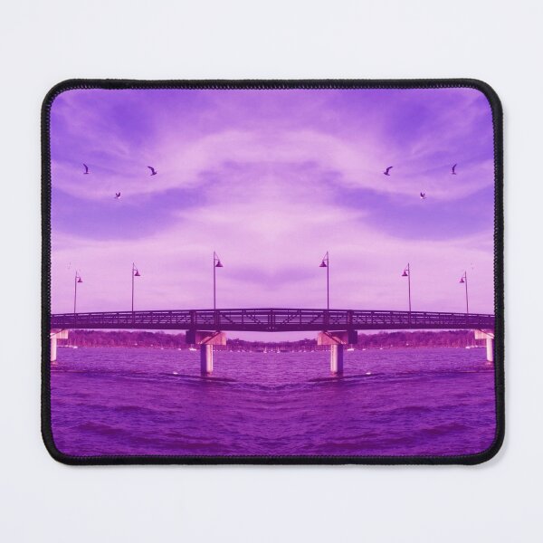 Aperçu de l'œuvre Miroir Bridge Violet créée et vendue par DevynStone.