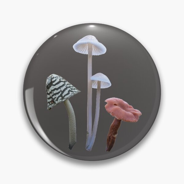 Aperçu de l'œuvre Tri Fungus Among Us Trio de champignons sauvages créée et vendue par patternedprints.