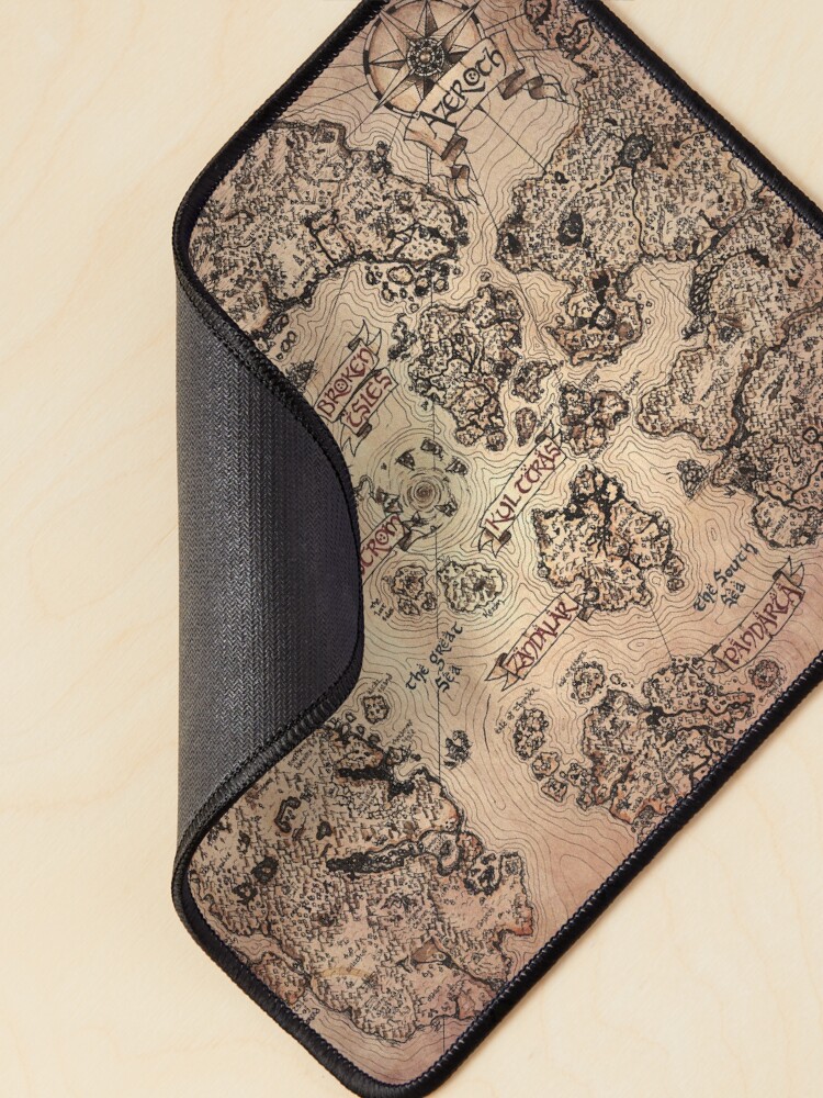 Aperçu 2 sur 5. Tapis de souris avec l'œuvre Carte vintage d'Azeroth de World of Warcraft créée et vendue par IAmNotAPorkChop.