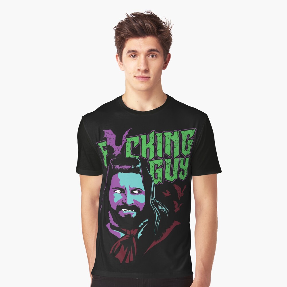 Aperçu de l'œuvre T-shirt graphique créée et vendue par Everdreamer.