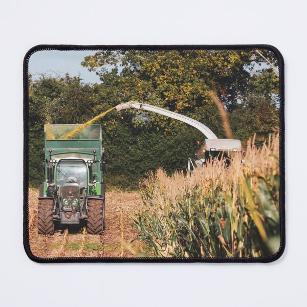 Vista previa del artículo con la obra «Ensilaje de maíz de dibujo Fendt», diseñado y vendido por AgriPhotoUK.