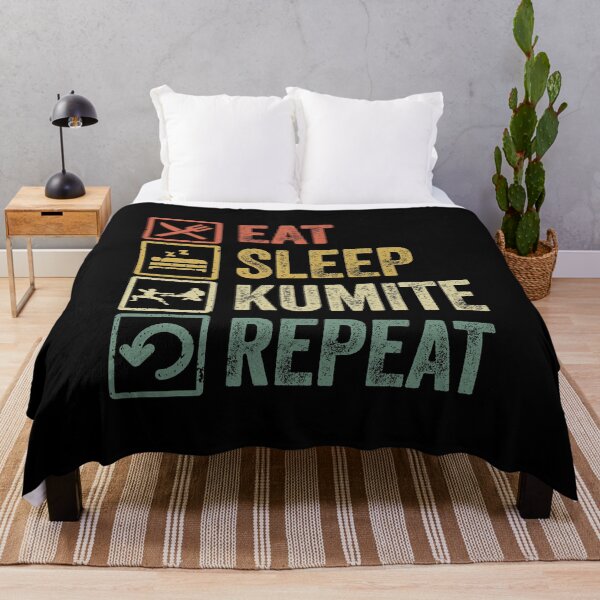 Artikelvorschau, Funny eat sleep kumite repeat retro vintage gift entworfen und verkauft von HN-ART.