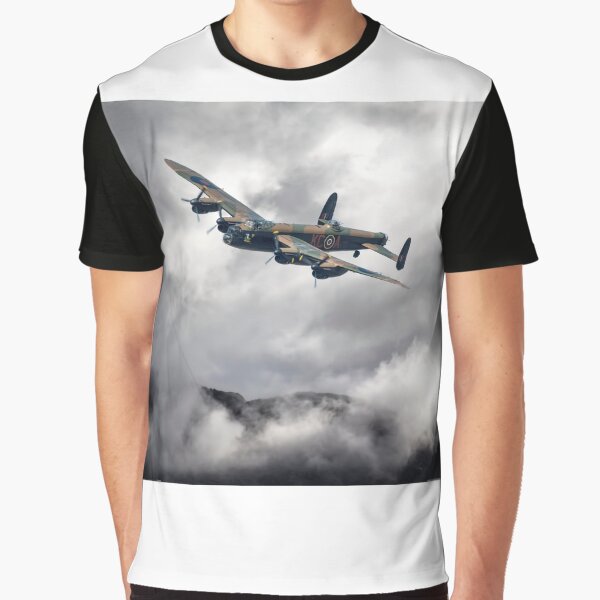 Vista previa del artículo con la obra «Lancaster sobre los Cuillins», diseñado y vendido por SWEEPER.
