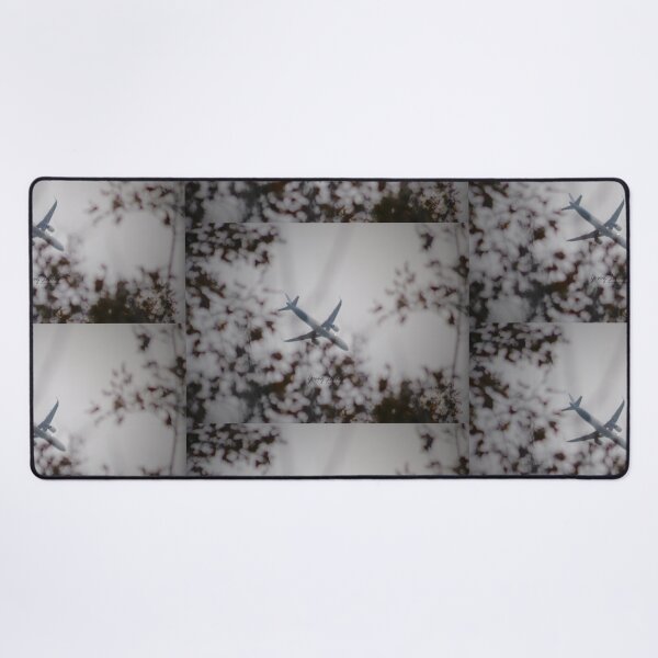 VOLAR BY YANNIS LOBAINA Desk Mat