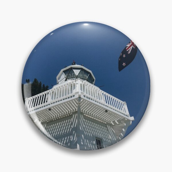 Artikelvorschau, Weißer Leuchtturm mit neuseeländischer Flagge entworfen und verkauft von TheNordicDesign.