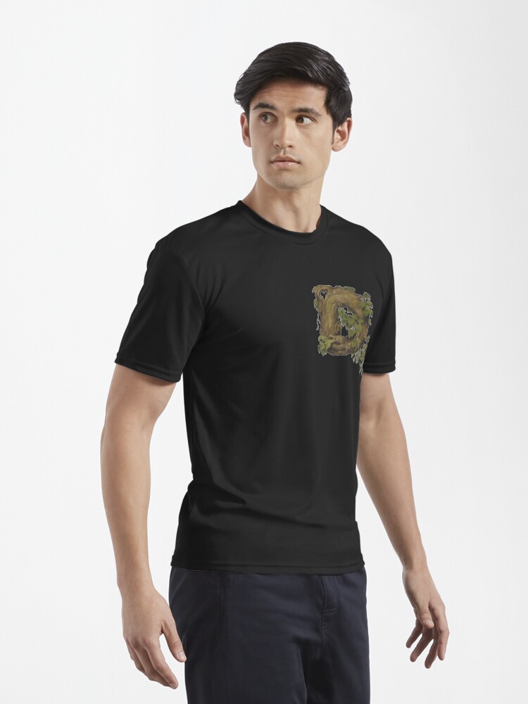 Aperçu 3 sur 7. T-shirt respirant avec l'œuvre D - lettre, lettre en bois, initiales. T-shirt premium créée et vendue par KamozaArt.
