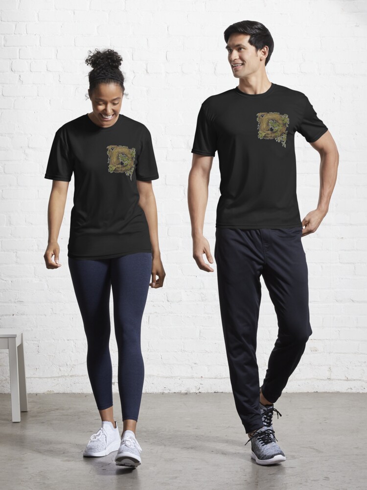 Aperçu 1 sur 7. T-shirt respirant avec l'œuvre D - lettre, lettre en bois, initiales. T-shirt premium créée et vendue par KamozaArt.