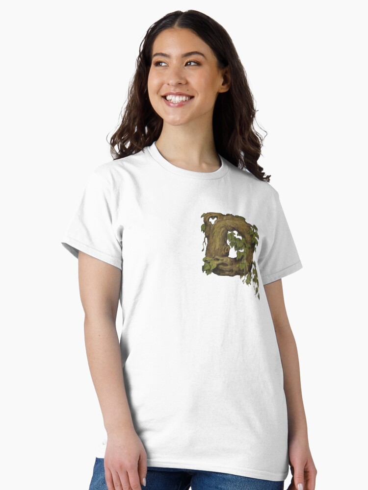 Aperçu 2 sur 7. T-shirt classique avec l'œuvre D - lettre, lettre en bois, initiales. T-shirt premium créée et vendue par KamozaArt.