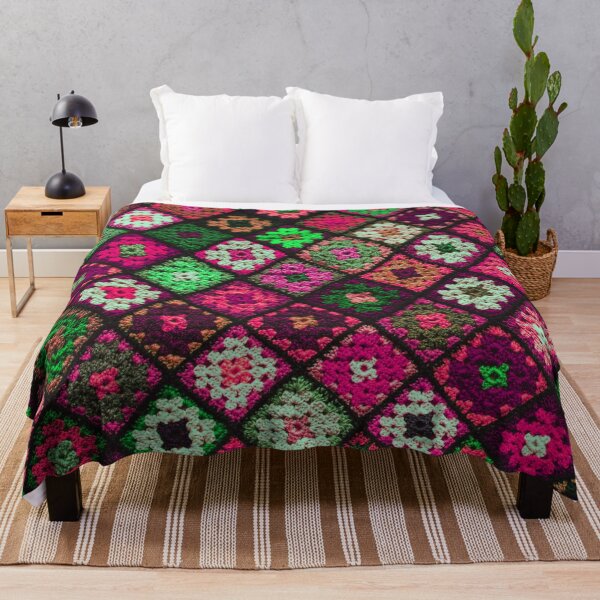 Crochet granny square pattern fuchsia pink Throw Blanket