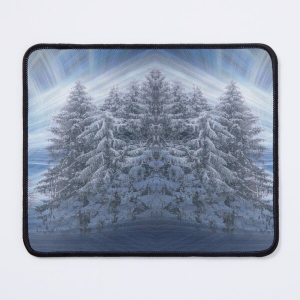 Artikelvorschau, Winterwunderland - verschneite Tannen - mystische Landschaft entworfen und verkauft von MarionsArt.