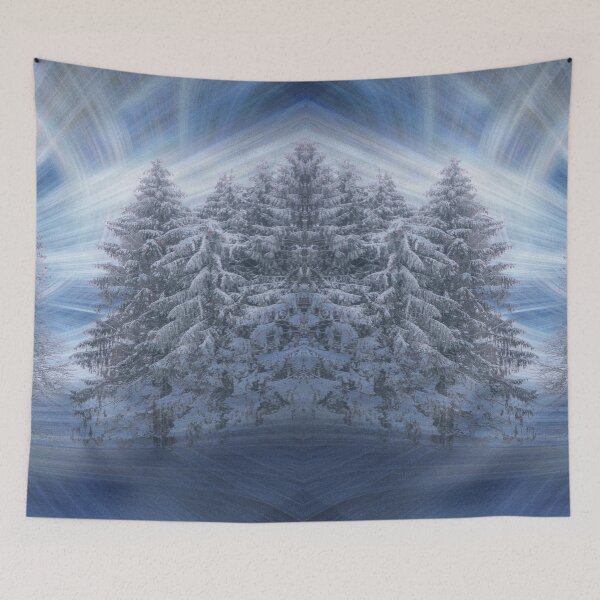 Artikelvorschau, Winterwunderland - verschneite Tannen - mystische Landschaft entworfen und verkauft von MarionsArt.
