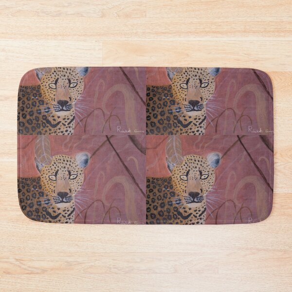 Artikelvorschau, Leopard mit rosa Hintergrund entworfen und verkauft von Rebekah Gavra.