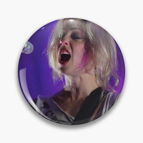 Artikelvorschau, Brody Dalle in vollem Flug! entworfen und verkauft von InsideEdge.