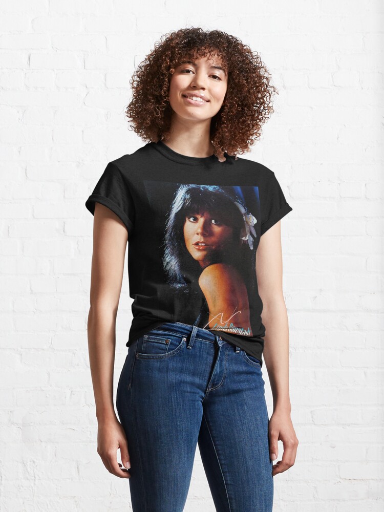 Discover Linda Ronstadt Beautiful Pict Poster Classic T-Shirt