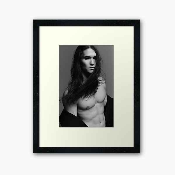 Vista previa del artículo con la obra «Booboo sin camisa», diseñado y vendido por theincrediblerj.