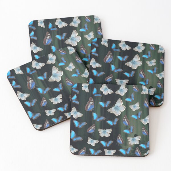 Aperçu de l'œuvre Papillons bleu vif dans un bois sombre créée et vendue par Rockpools.