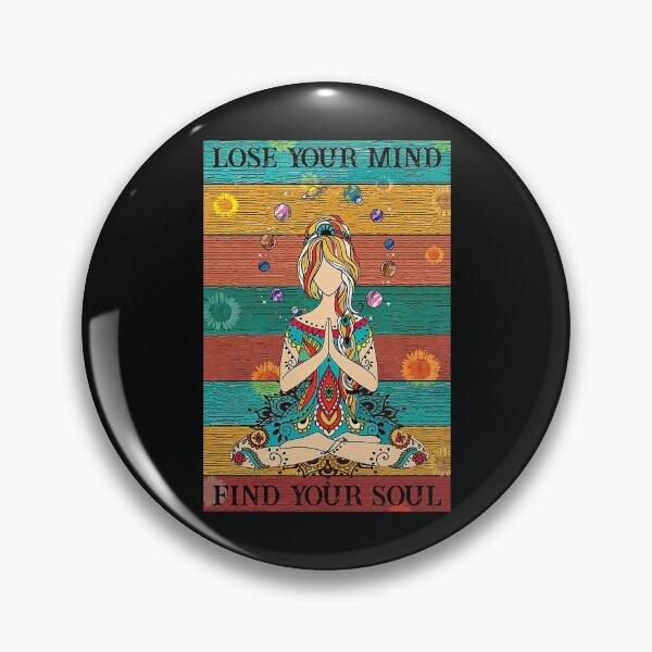 Artikelvorschau, Verliere deinen Verstand Finde deine Seele - Girl Yoga Namaste - Paisley Meditierende Göttin im Lotus entworfen und verkauft von SockaArt1.