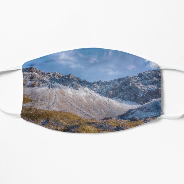 Beginn der Schneesaison - Oktober in Arosa, Schweiz Flache Maske