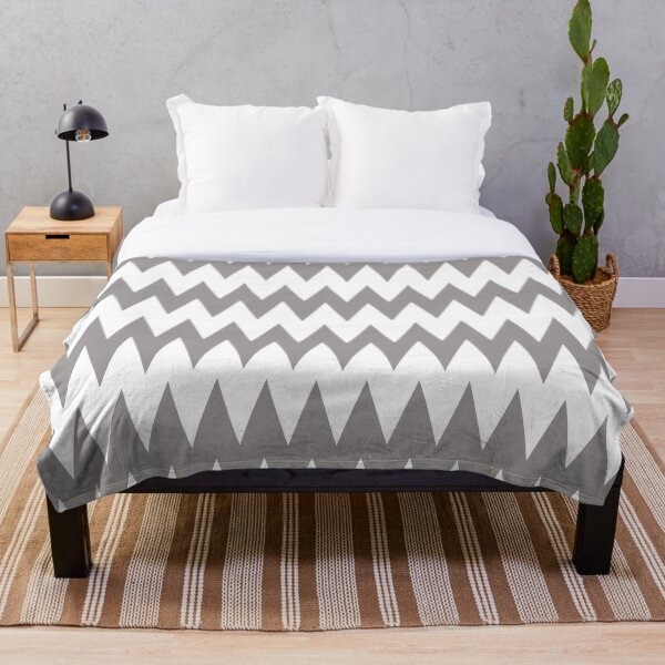 Artikelvorschau, Gray and White Zig Zag Horizontal Stripe Pattern Pairs Dulux 2022 Popular Colour Birch Root - Color Trends entworfen und verkauft von ColorOfTheYears.