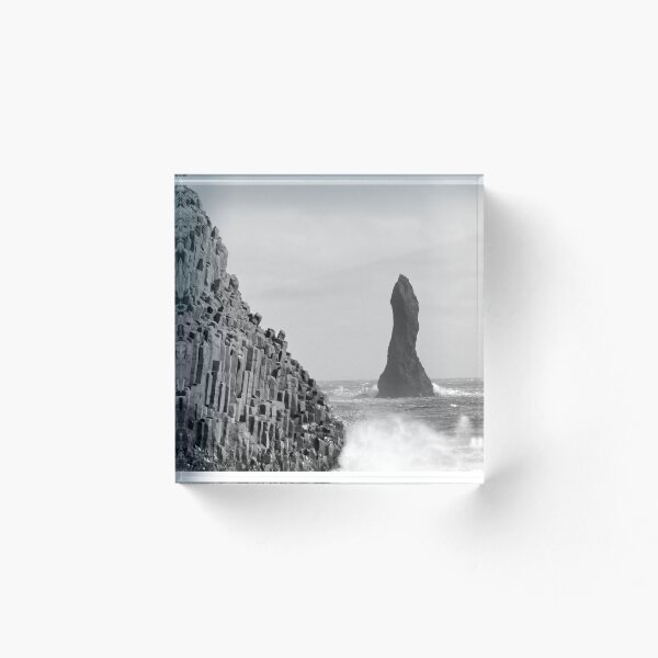 Aperçu de l'œuvre Marée haute à Reynisfjara créée et vendue par Tomasz Chrapek.