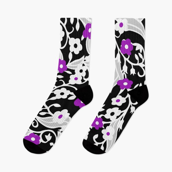 Artikelvorschau, Flowers, leaves, vines, black, light grey, white, purple entworfen und verkauft von Svitac.