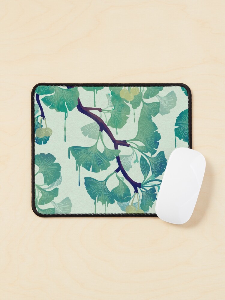 Aperçu 1 sur 5. Tapis de souris avec l'œuvre Ô Ginkgo (en vert) créée et vendue par littleclyde.