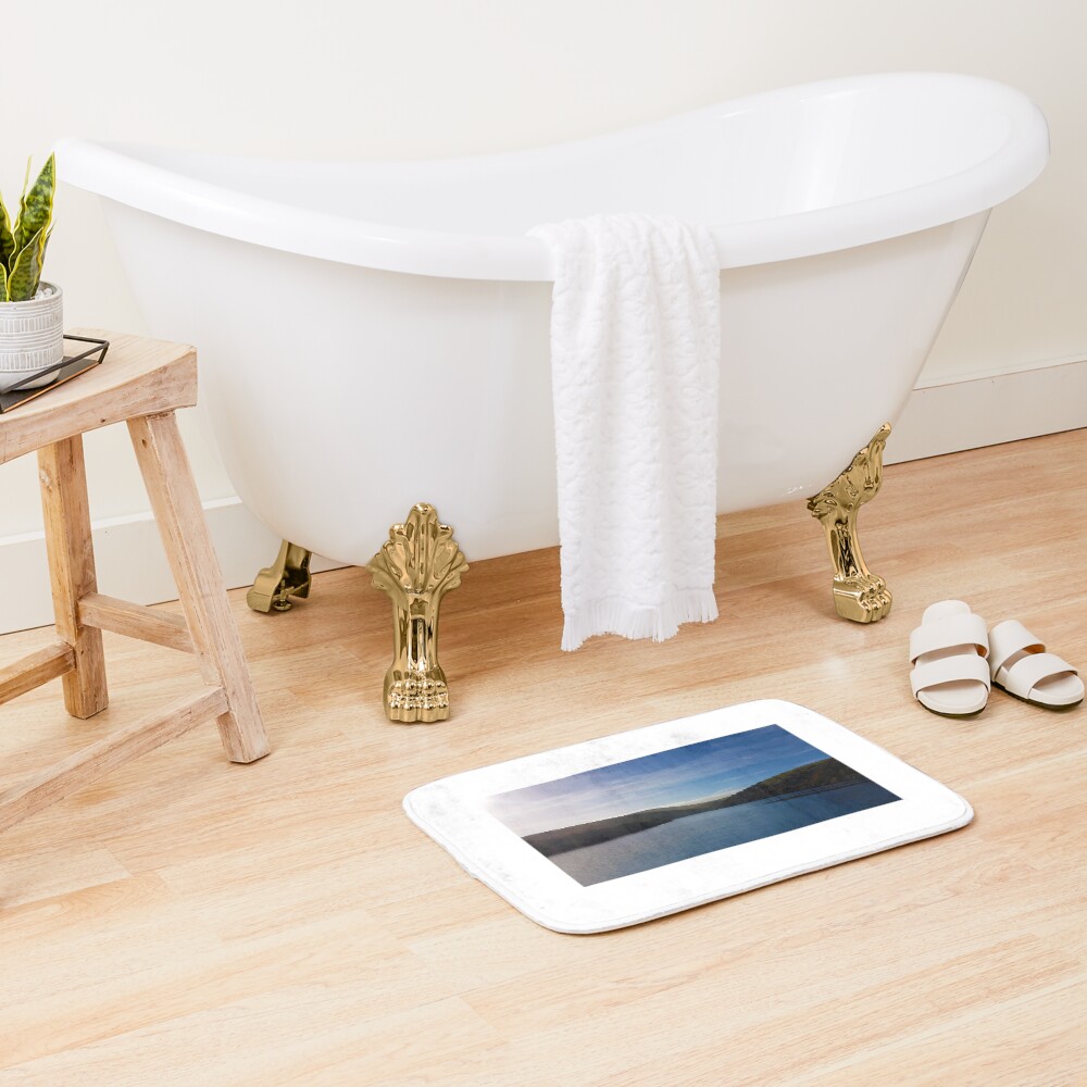 Vista previa del artículo con la obra «Alfombra de baño», diseñado y vendido por AbnormalLoad.