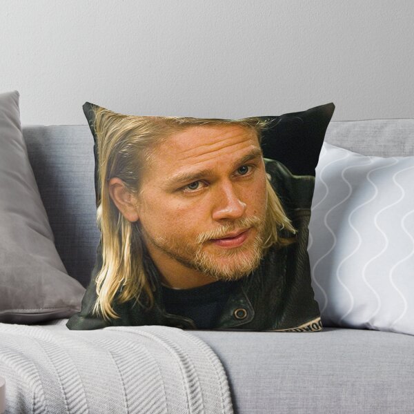 https://ih1.redbubble.net/image.2988352727.5665/throwpillow,small,600x-bg,f8f8f8-c,0,120,600,600.jpg