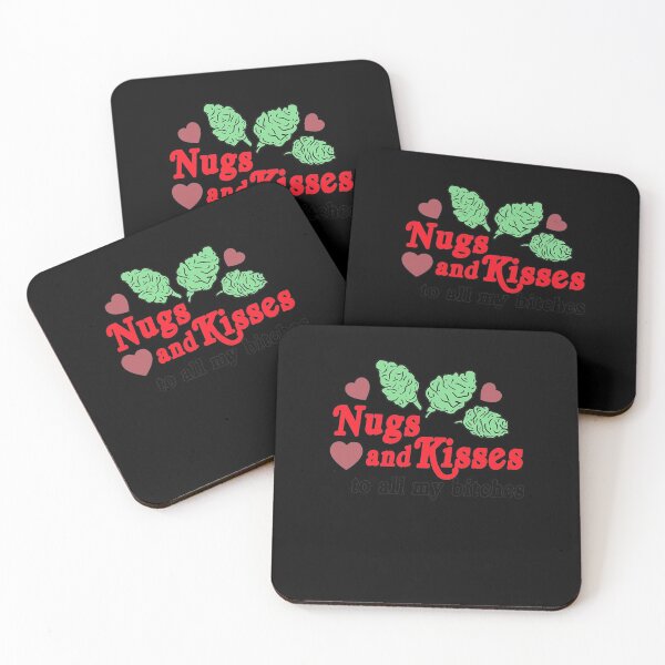 Aperçu de l'œuvre Nugs et bisous à toutes mes chiennes T-shirt drôle créée et vendue par OsborneKlein.