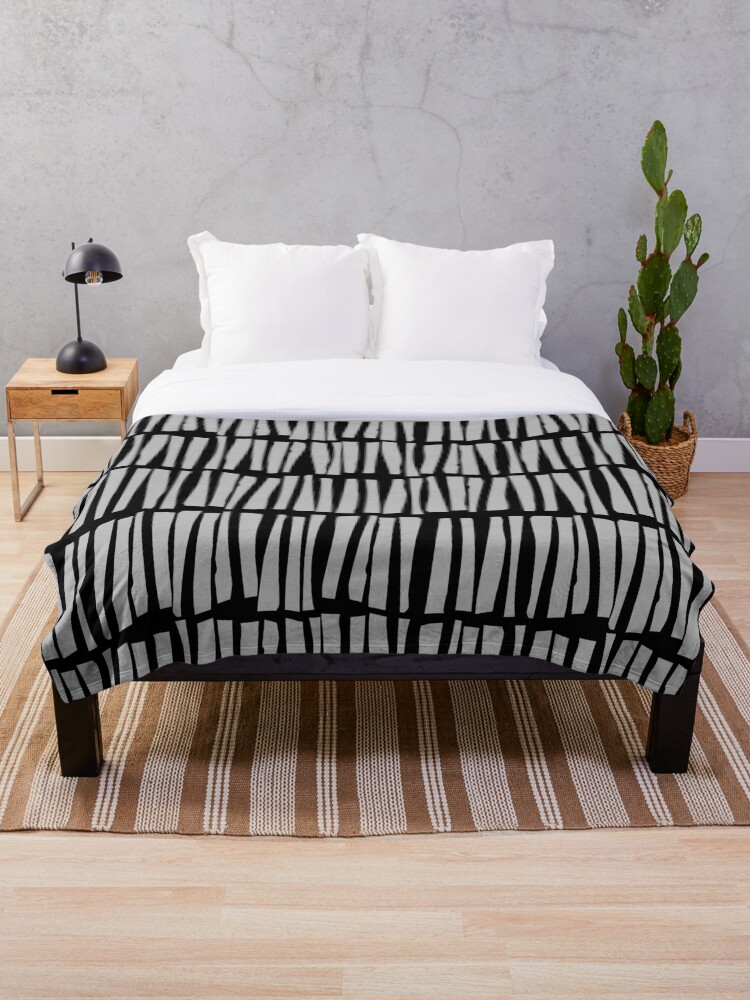 Aperçu 1 sur 6. Plaid avec l'œuvre Black and Gray Vertical Dash Stripe Line Pattern Pairs Dulux 2022 Popular Colour Chic Shadow - Color Trends créée et vendue par ColorOfTheYears.