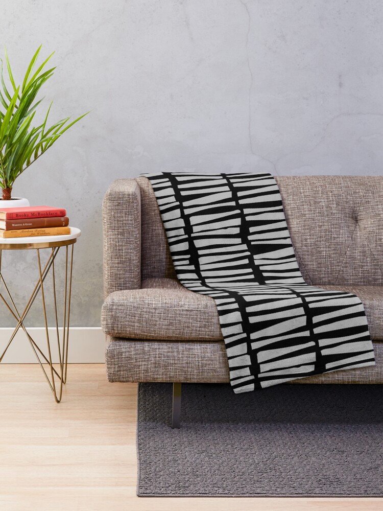 Aperçu 2 sur 6. Plaid avec l'œuvre Black and Gray Vertical Dash Stripe Line Pattern Pairs Dulux 2022 Popular Colour Chic Shadow - Color Trends créée et vendue par ColorOfTheYears.