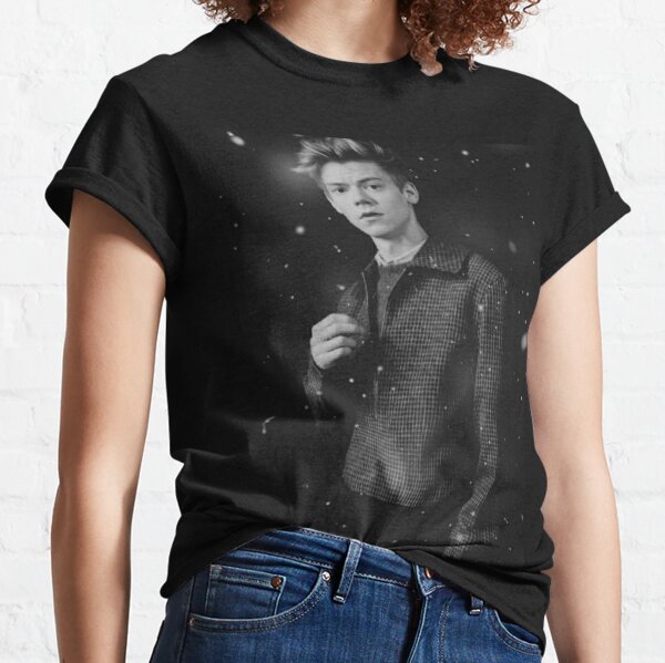 T shirts et tops femme sur le th me Thomas Brodie Sangster Redbubble