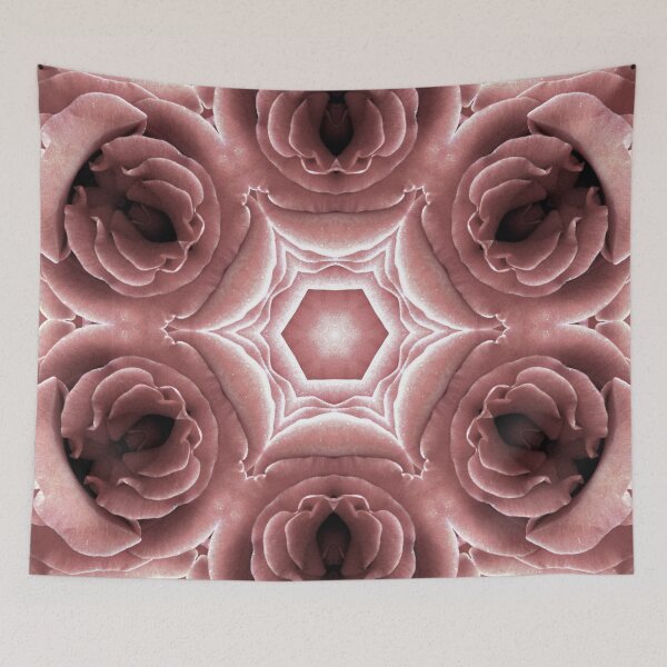 Aperçu de l'œuvre Doux Vierge Rose Rose créée et vendue par ALEX PHOTO DREAMS.
