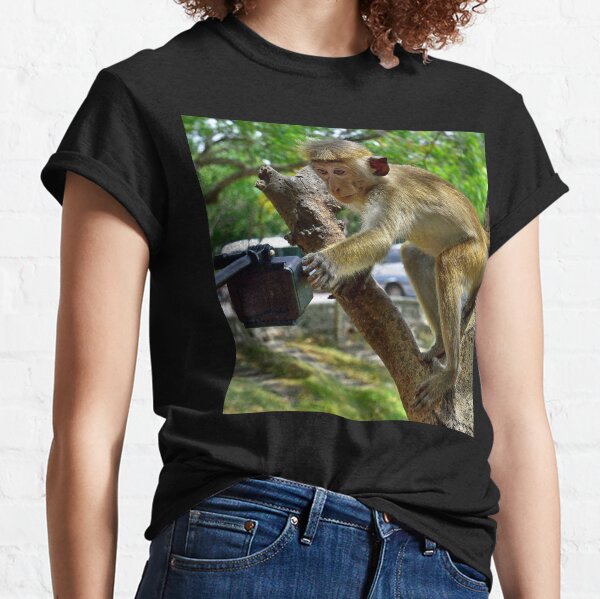 monkey selfie photo Classic T-Shirt