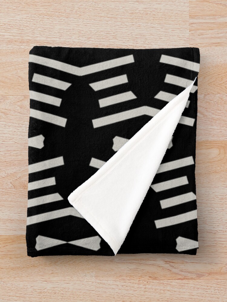 Thumbnail 3 von 6, Fleecedecke, Black and Gray Vertical Stripe Chevron Pattern Pairs Dulux 2022 Popular Colour Morning Oats - Color Trends designt und verkauft von ColorOfTheYears.