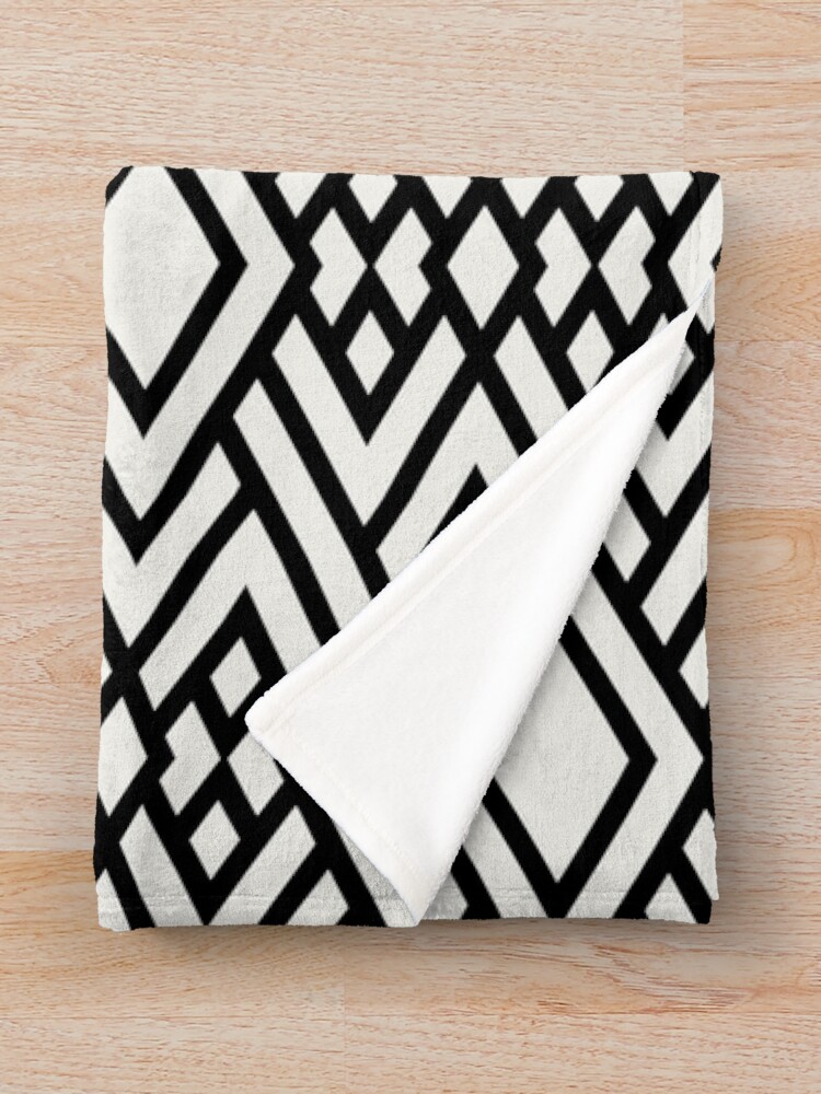 Imagen 3 de 6, Manta con la obra Black and Cream Art Deco Diamond Pattern Pairs Dulux 2022 Popular Colour Cliff Walk - Color Trends, diseñada y vendida por ColorOfTheYears.