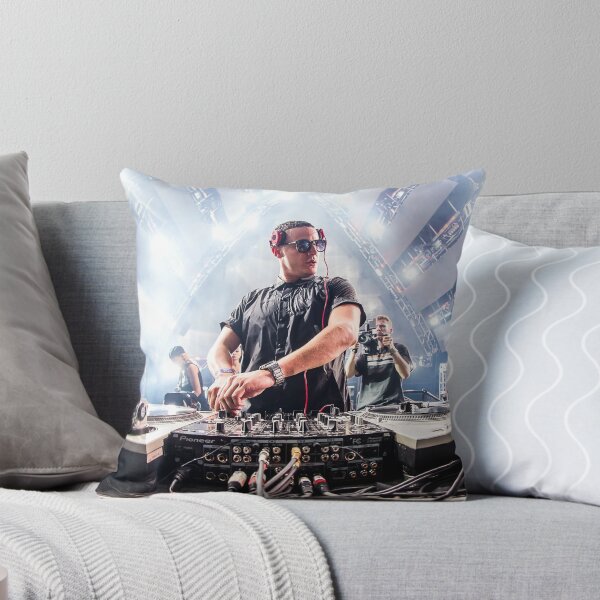 Item preview, perfomce designed and sold by norenerolson.