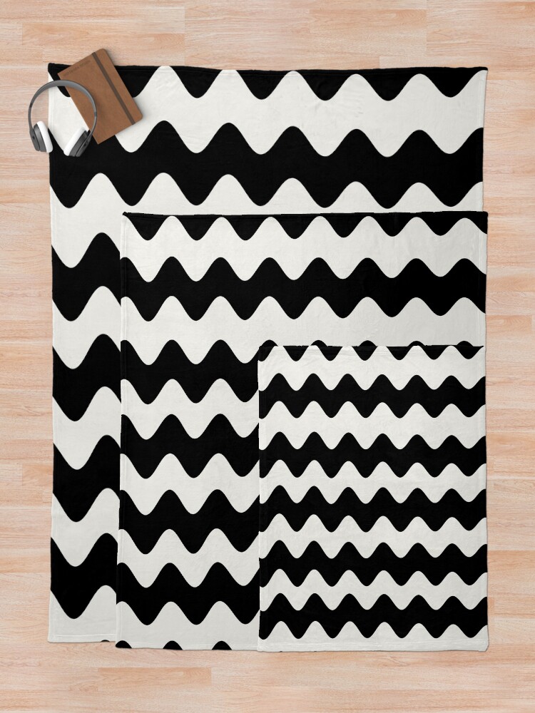 Imagen 5 de 6, Manta con la obra Black and Cream Wavy Vertical Stripe Pattern Pairs Dulux 2022 Popular Colour Cliff Walk - Color Trends, diseñada y vendida por ColorOfTheYears.