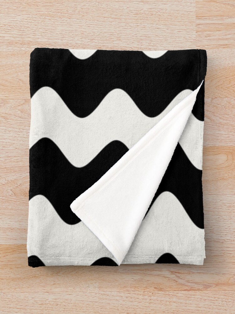 Imagen 3 de 6, Manta con la obra Black and Cream Wavy Vertical Stripe Pattern Pairs Dulux 2022 Popular Colour Cliff Walk - Color Trends, diseñada y vendida por ColorOfTheYears.