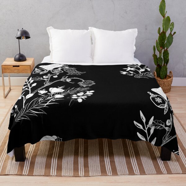 Artikelvorschau,  Weiße Silhouette von getrockneten Wildblumen mit Glocken-Design entworfen und verkauft von EarthArtDesigns.
