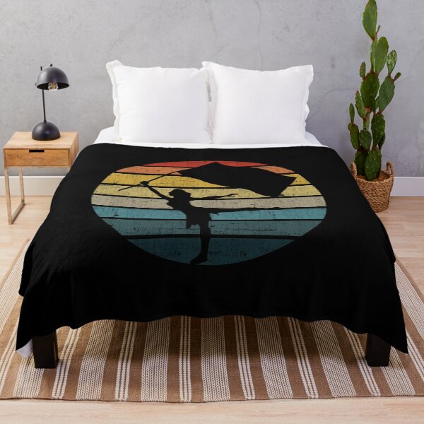 Artikelvorschau, Farbschutz-Silhouette auf einem beunruhigten Retro-Sonnenuntergang product entworfen und verkauft von theodoros20.