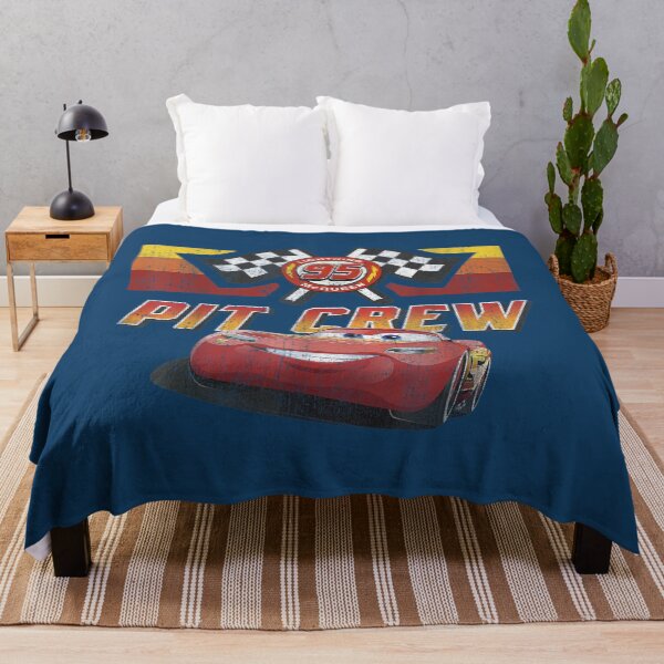 Artikelvorschau, Autos McQueen Pit Crew Rot Distressed entworfen und verkauft von madelenema4u.