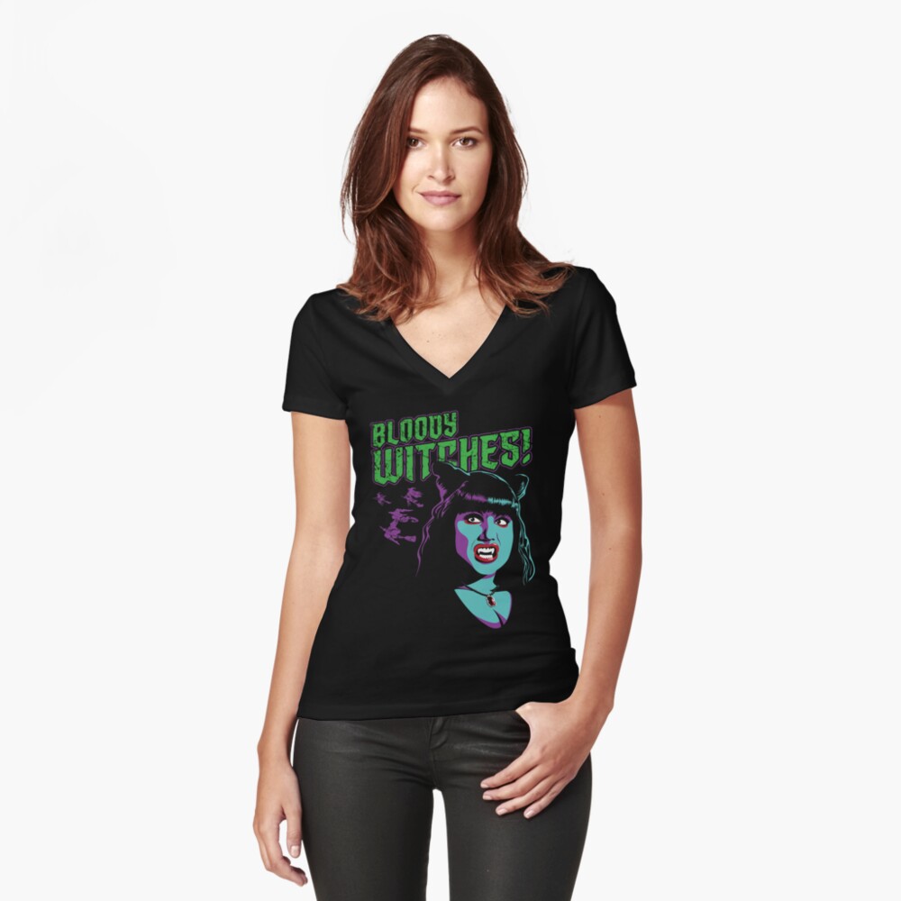 Aperçu de l'œuvre T-shirt moulant col V créée et vendue par Everdreamer.